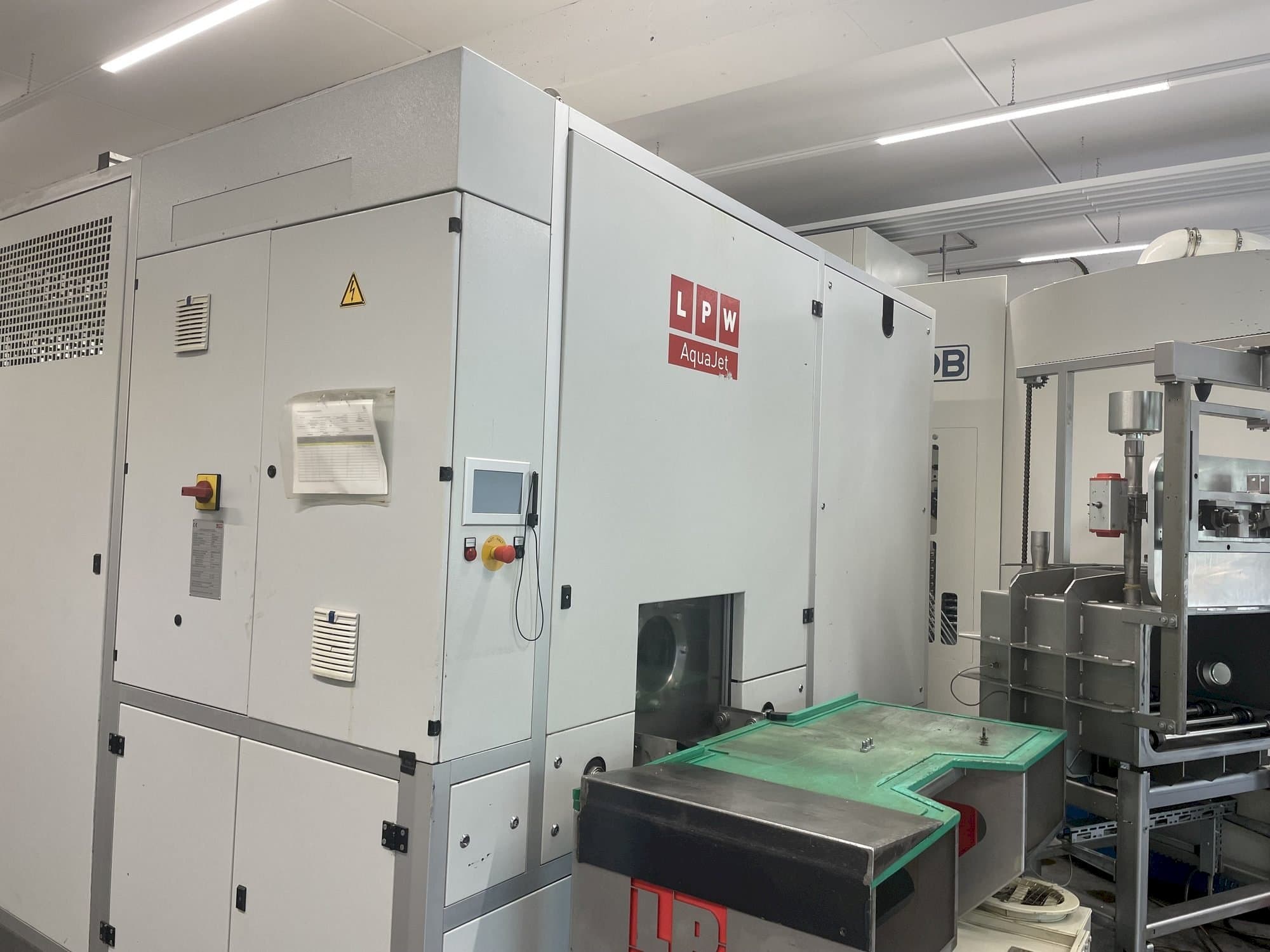 Vista frontale della macchina LPW LPW Aqua Jet 670 T2-V (2013)