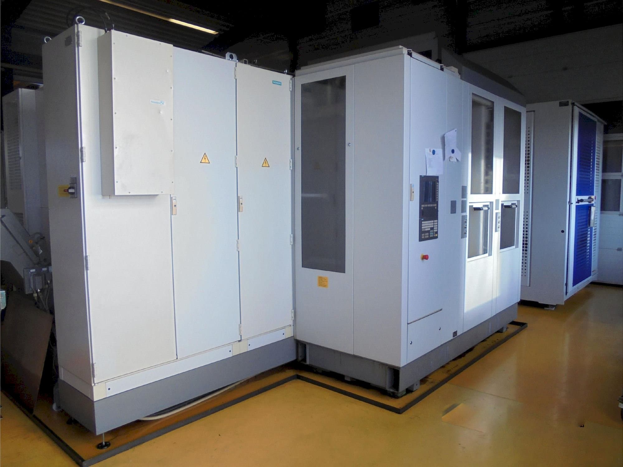 Vista frontale della macchina Heckert HEC500D XXL