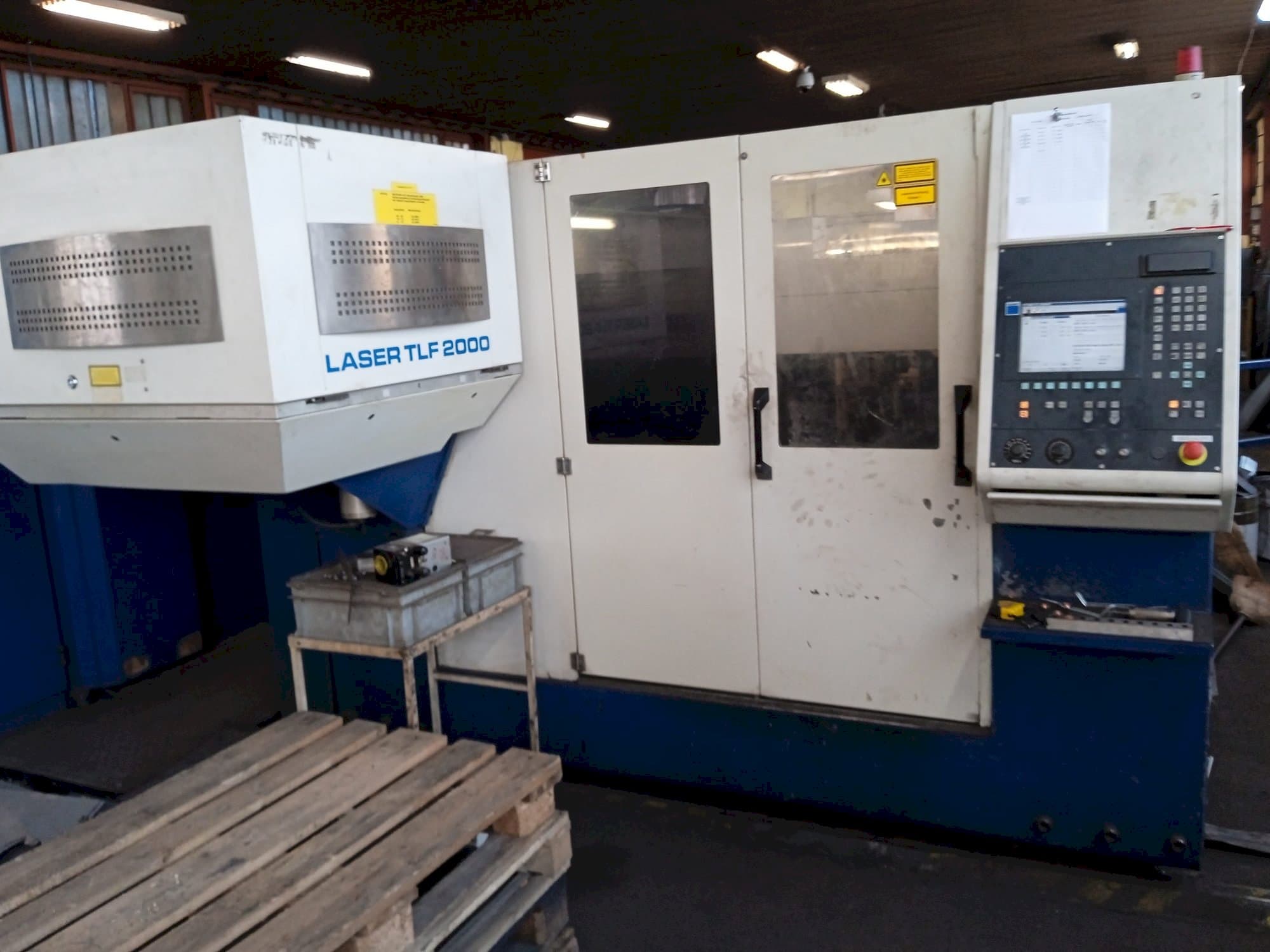 Vista frontale della macchina Trumpf Trumatic L 3030