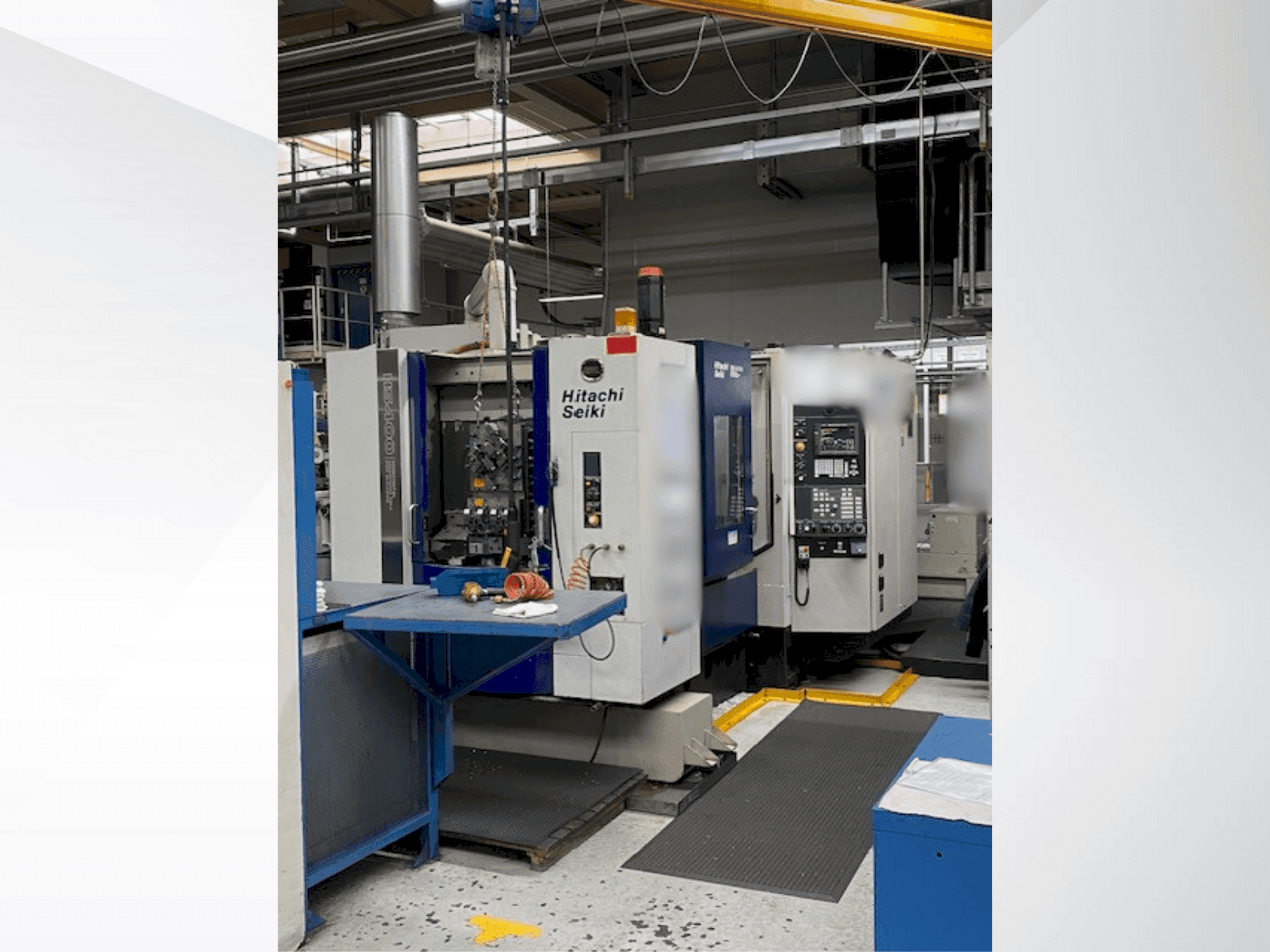 Vista frontale della macchina HITACHI SEIKI HS 400