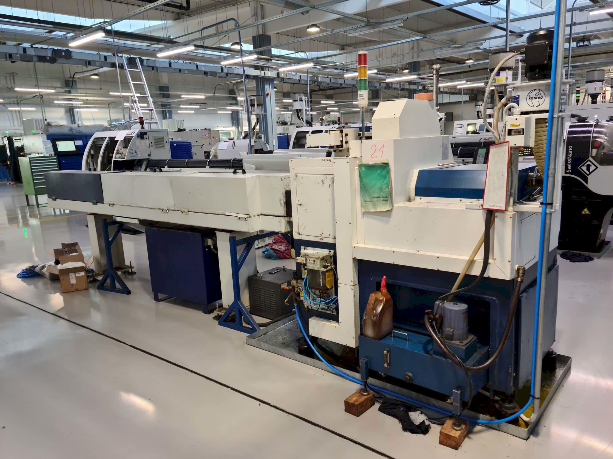 Vista frontale della macchina KMT Speed 12