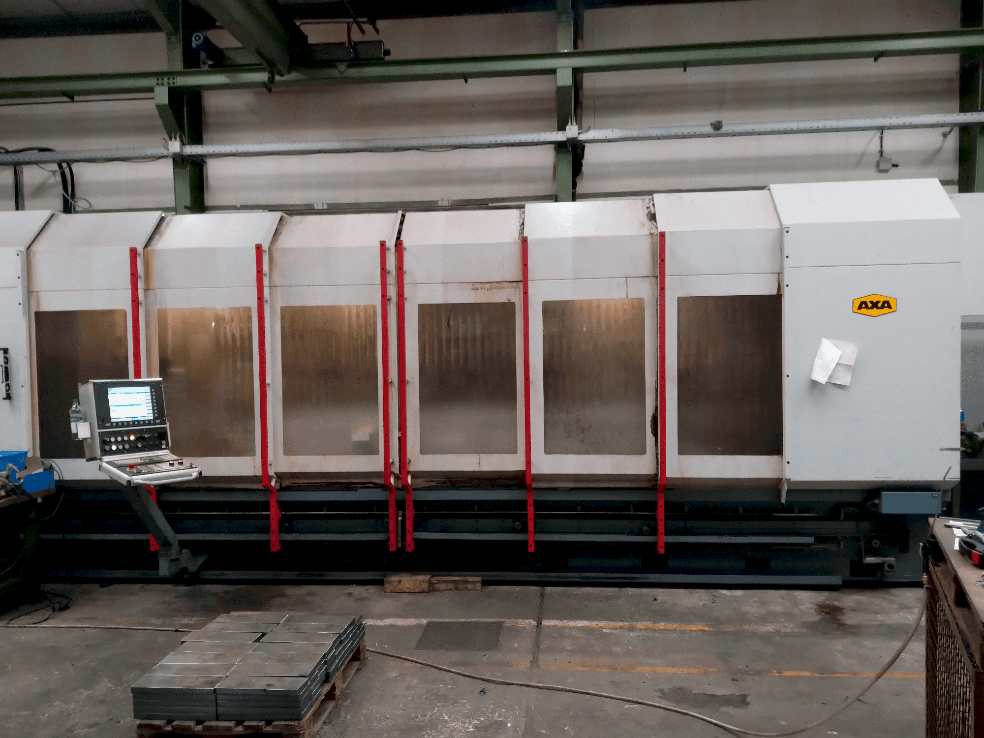 Vista frontale della macchina AXA VHC-2-5000-XTS-50