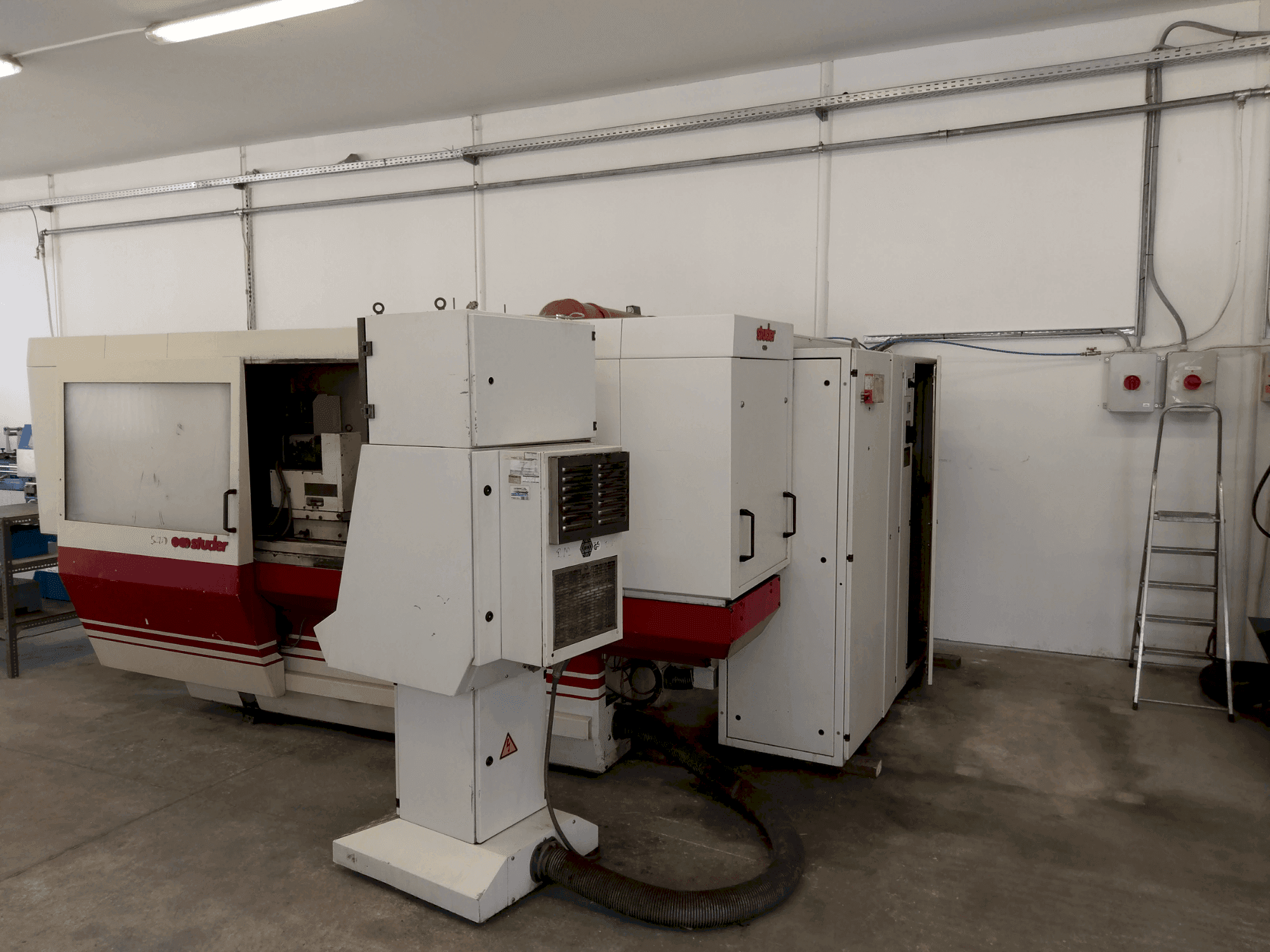 Vista frontale della macchina STUDER  S40