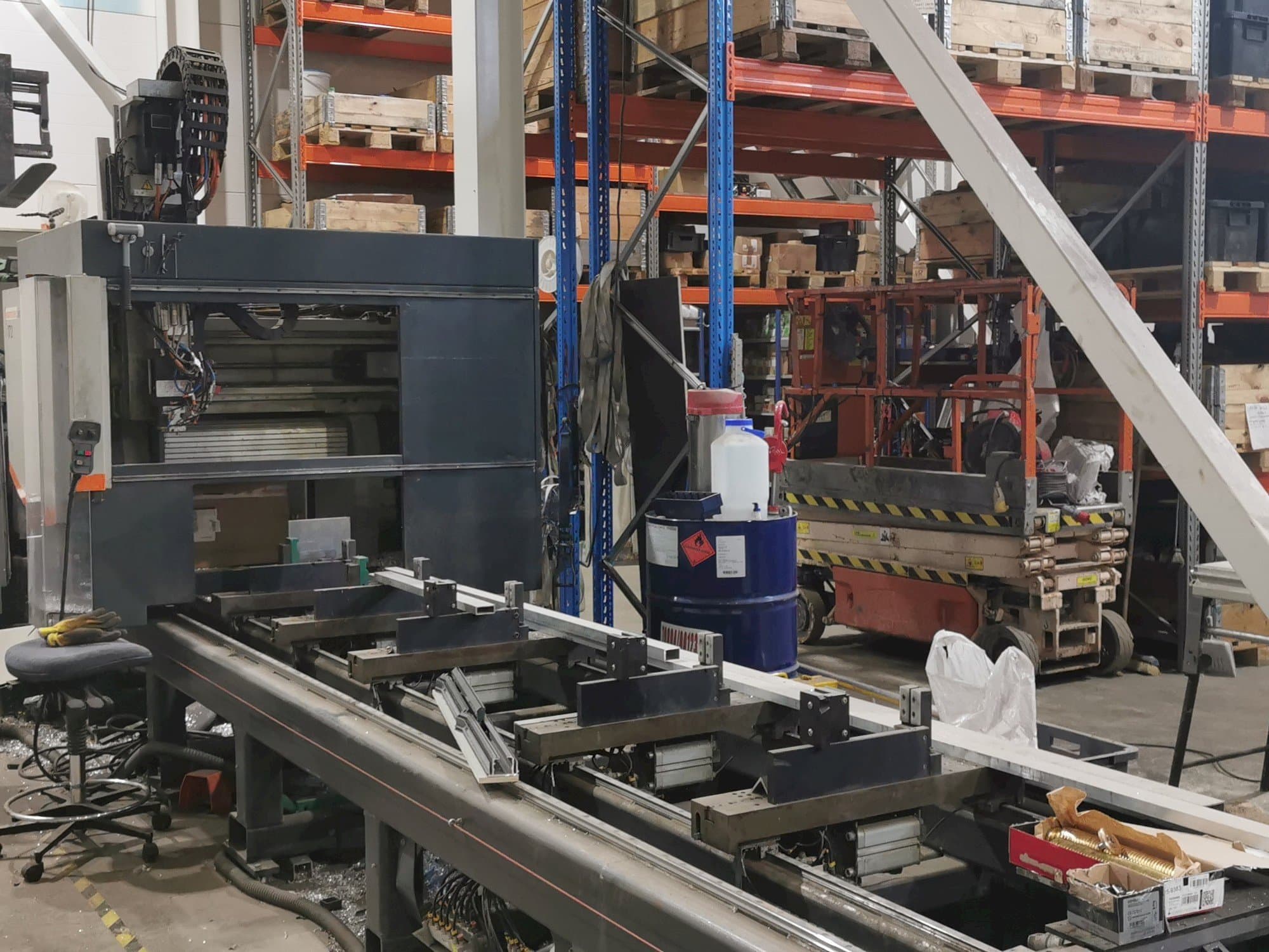 Vista frontale della macchina Elumatec SBZ 140