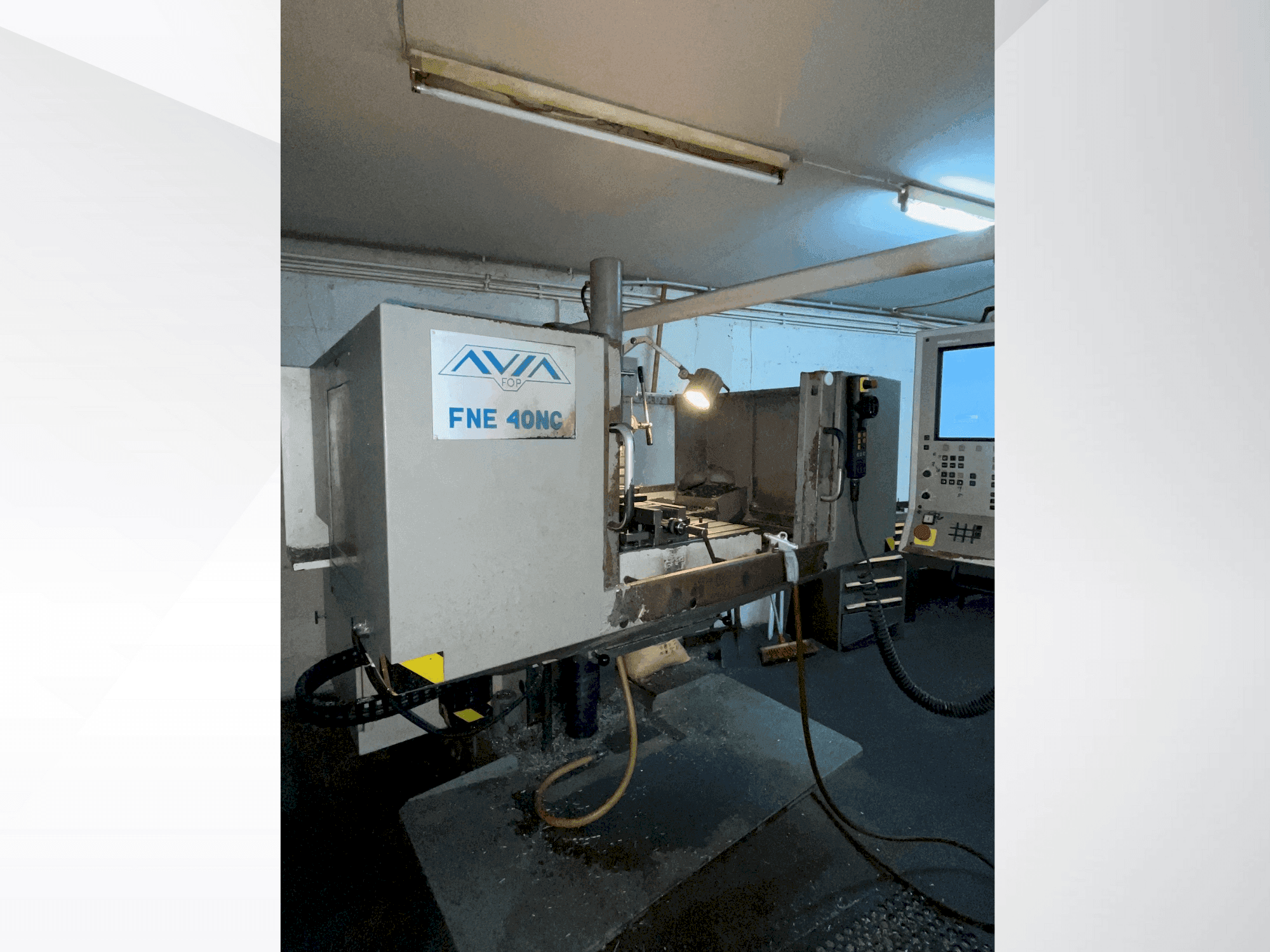 Vista frontale della macchina Avia									 FNE 40NC