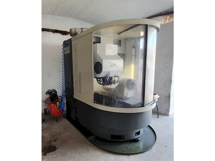 Vista frontale della macchina Walter Helitronic Power