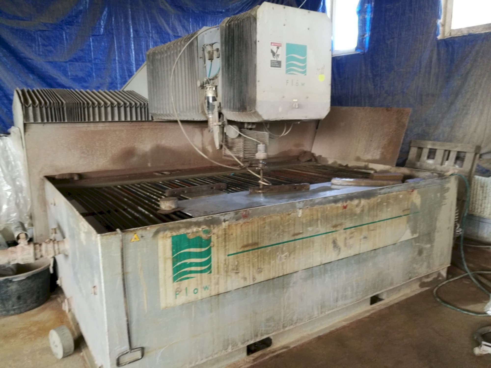 Vista frontale della macchina Flow IFB 2412