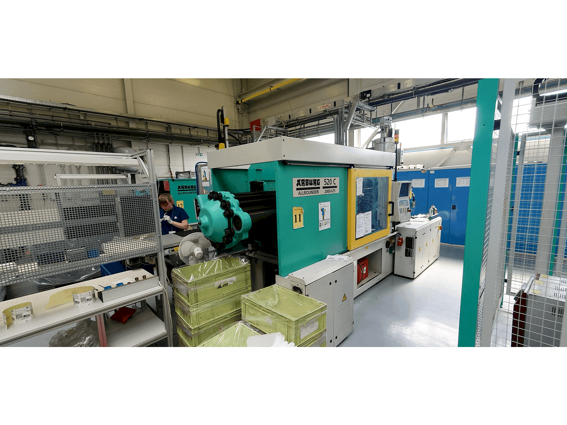 Vista frontale della macchina Arburg Allrounder 520 C 2000-675