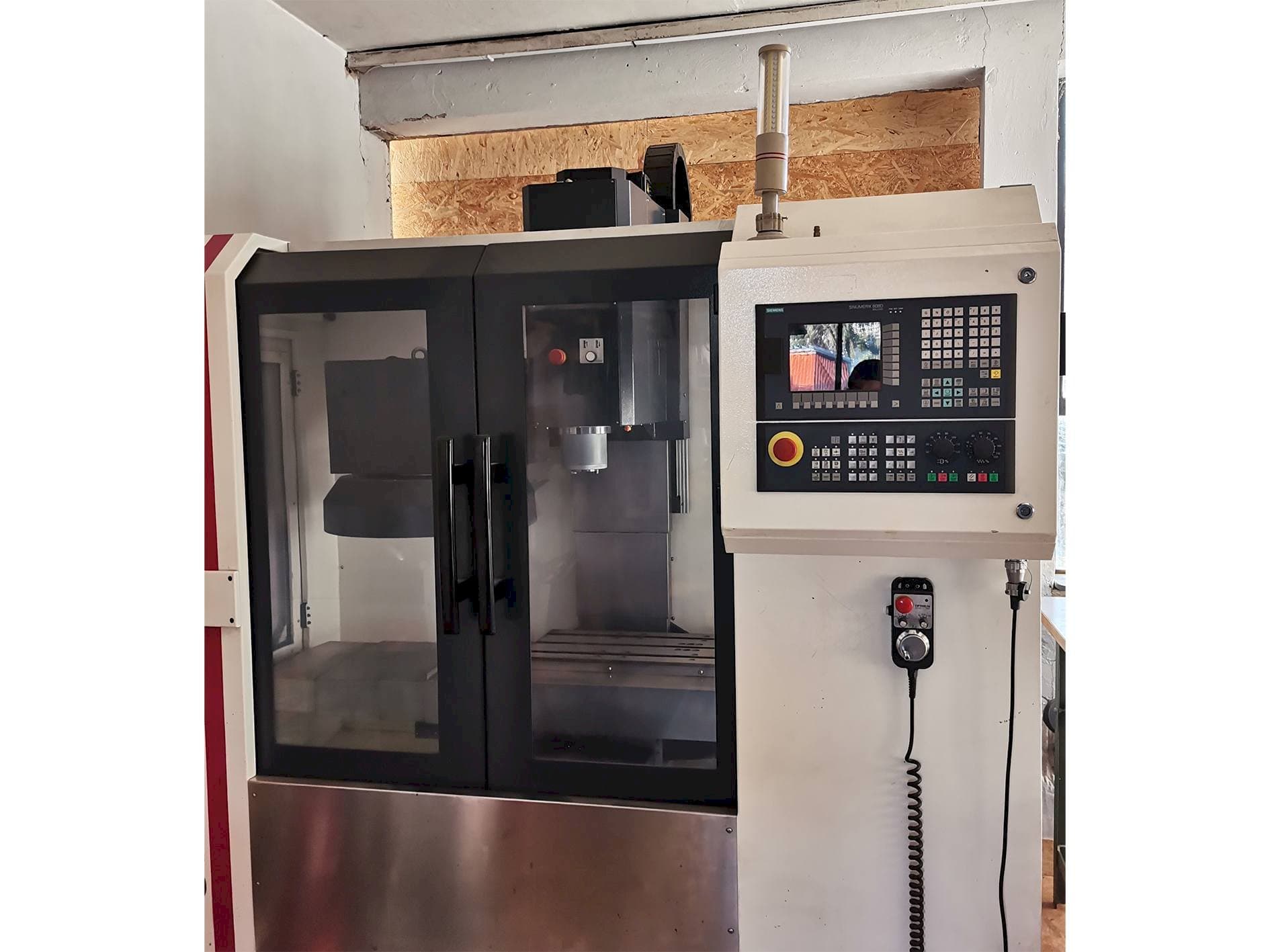 Vista frontale della macchina Optimum F105