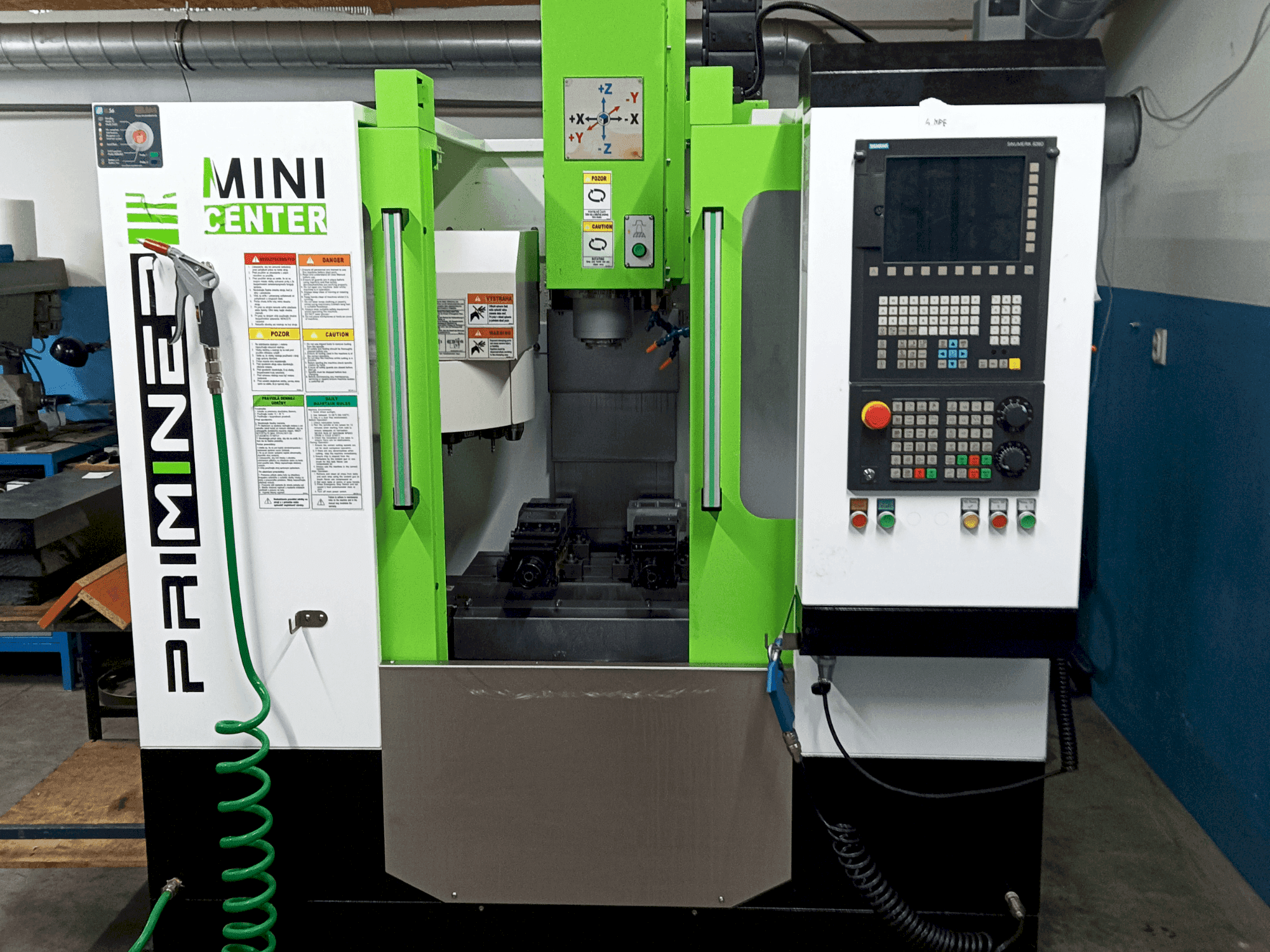 Vista frontale della macchina Priminer MINI