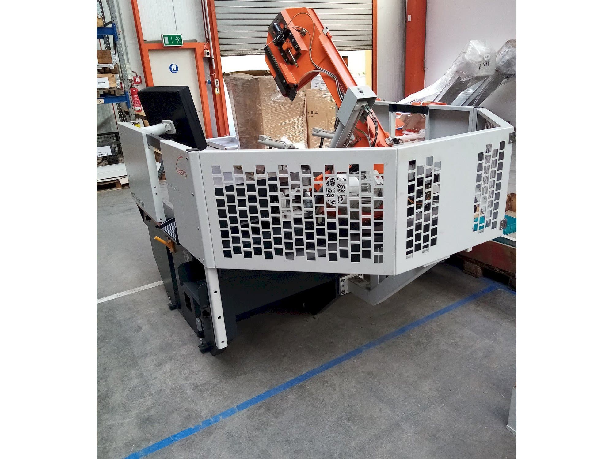 Vista frontale della macchina KASTO micut A 2.6