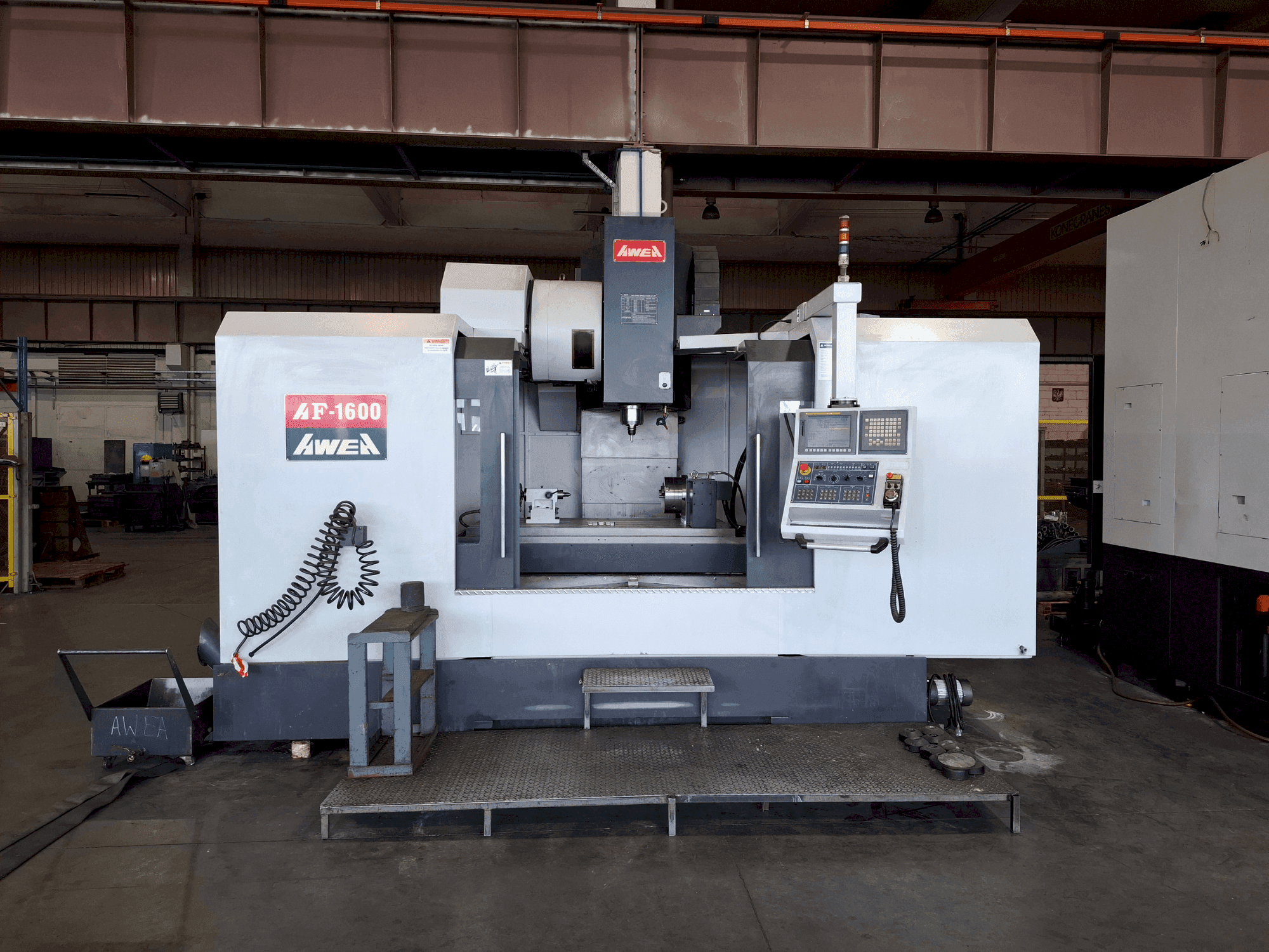 Vista frontale della macchina AWEA AF-1600