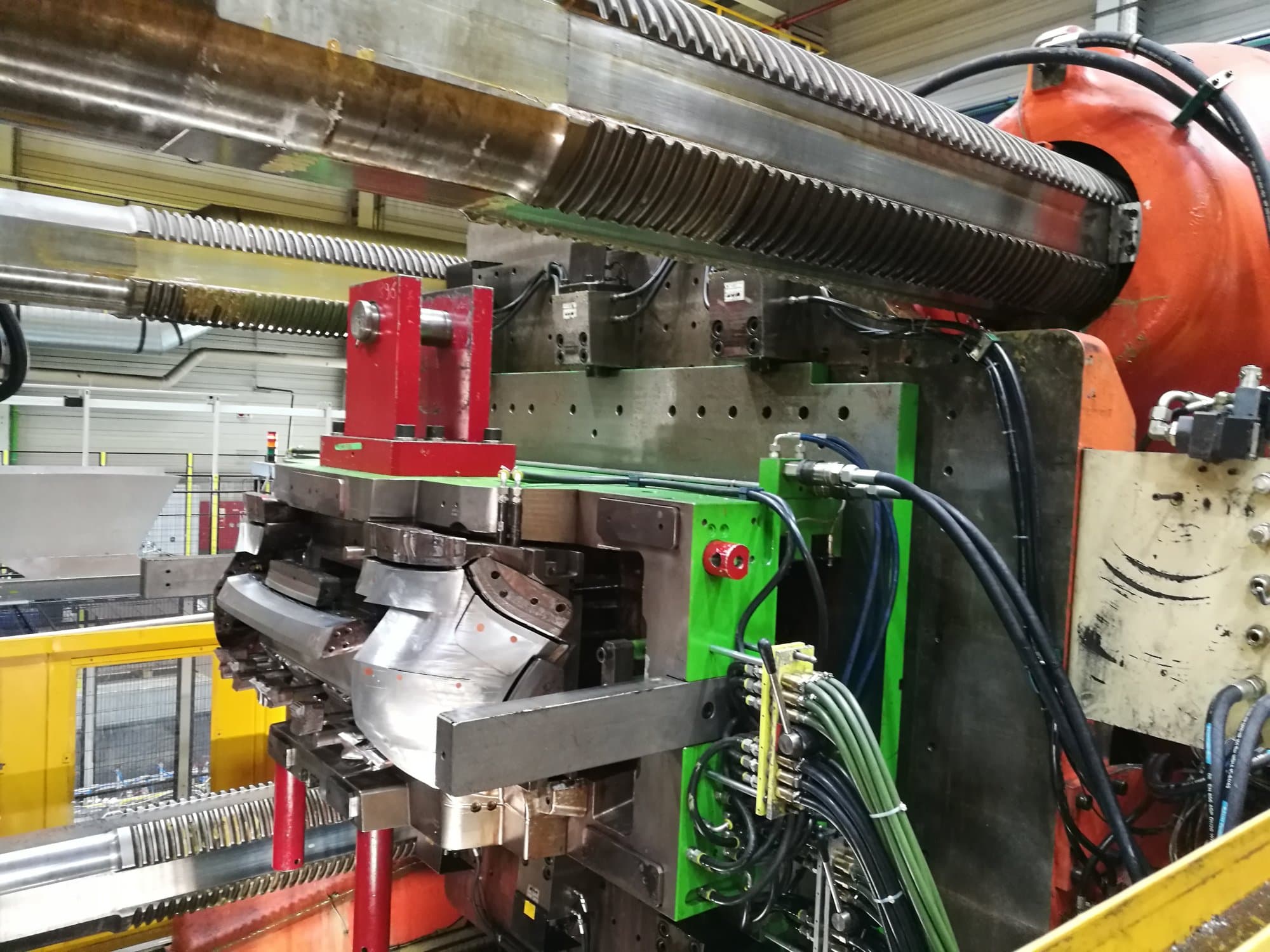 Vista lato sinistro della macchina Husky EL 4000 RS 170/145