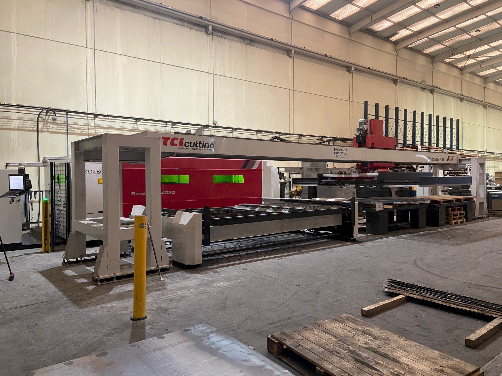 Vista frontale della macchina TCI Smartline Fiber 4020