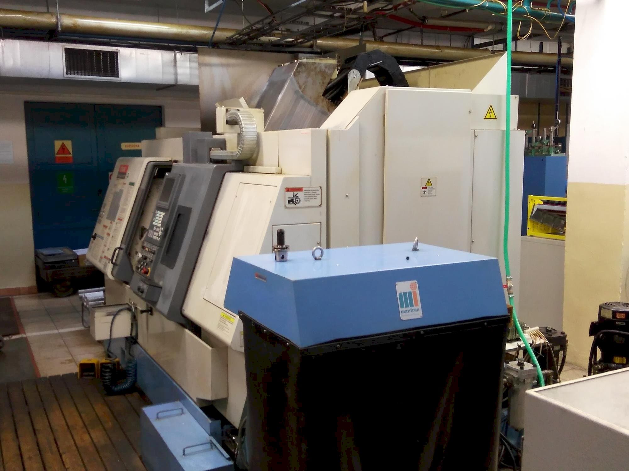 Vista frontale della macchina Mazak Integrex 200-II SY