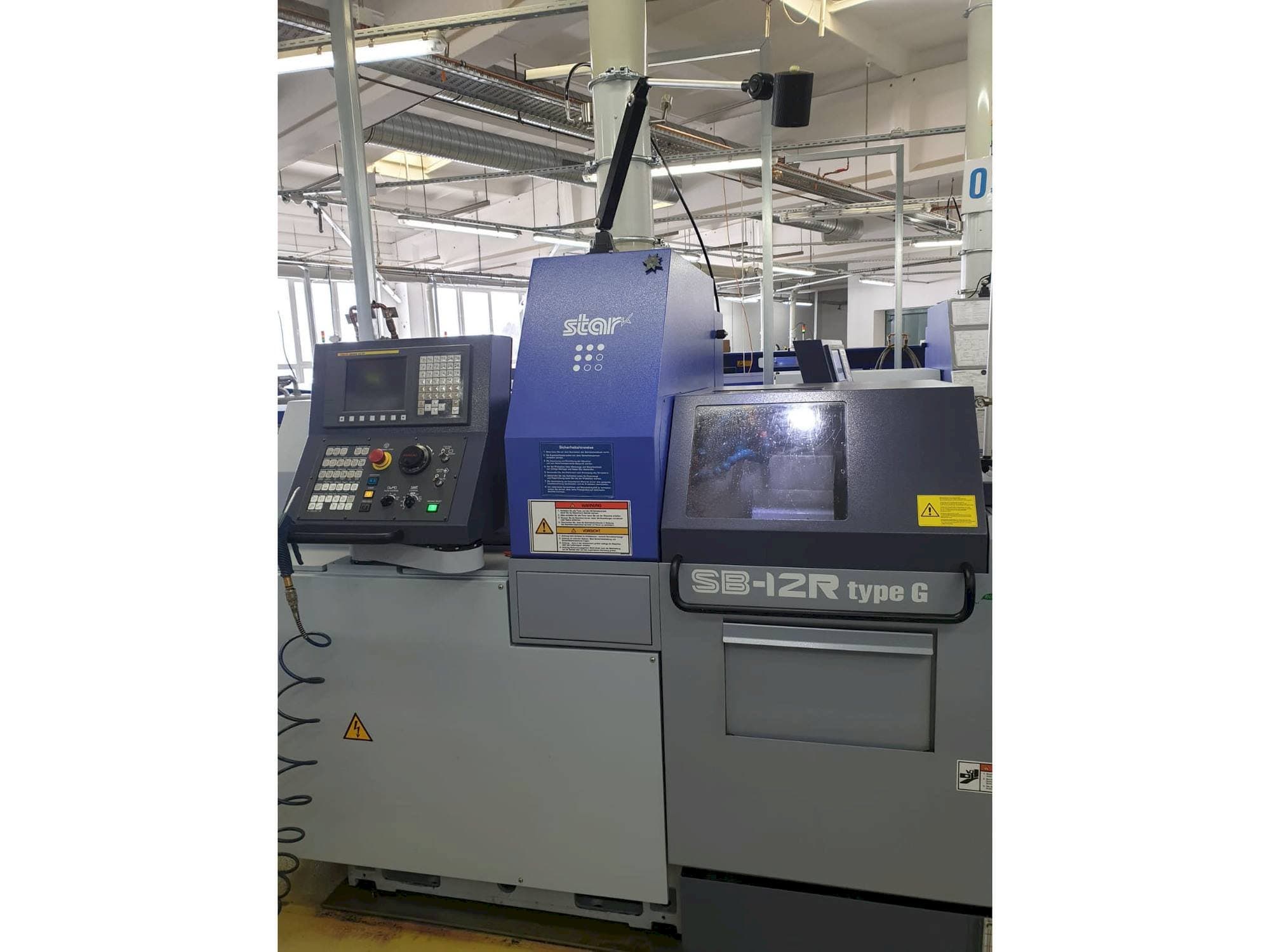 Vista frontale della macchina Star SB12 RG