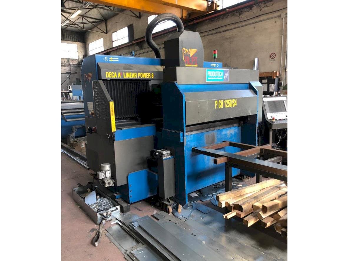 Vista frontale della macchina PRODUTEC ALPI DECA A2