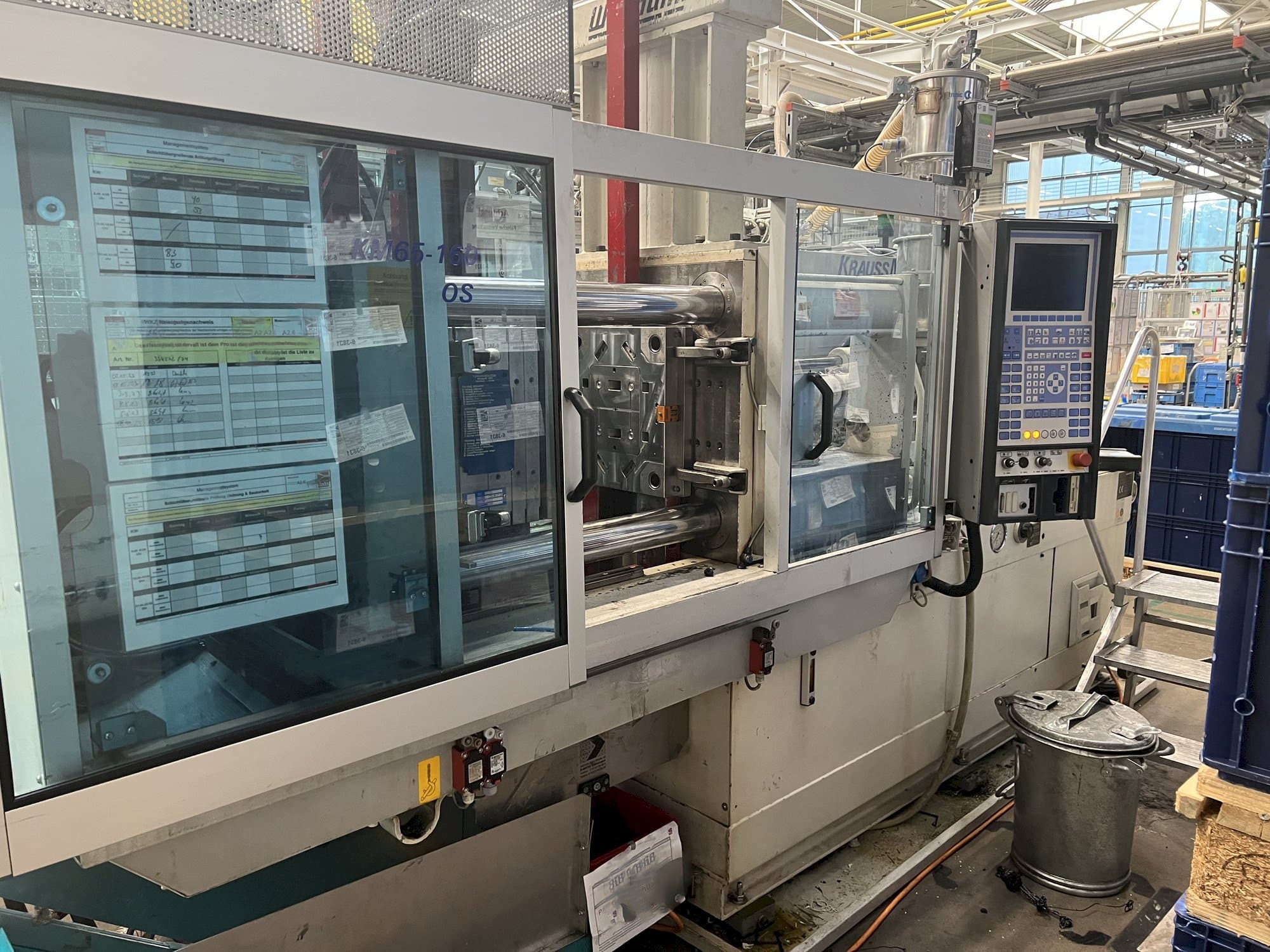 Vista frontale della macchina Krauss Maffei KM 65-160 C2