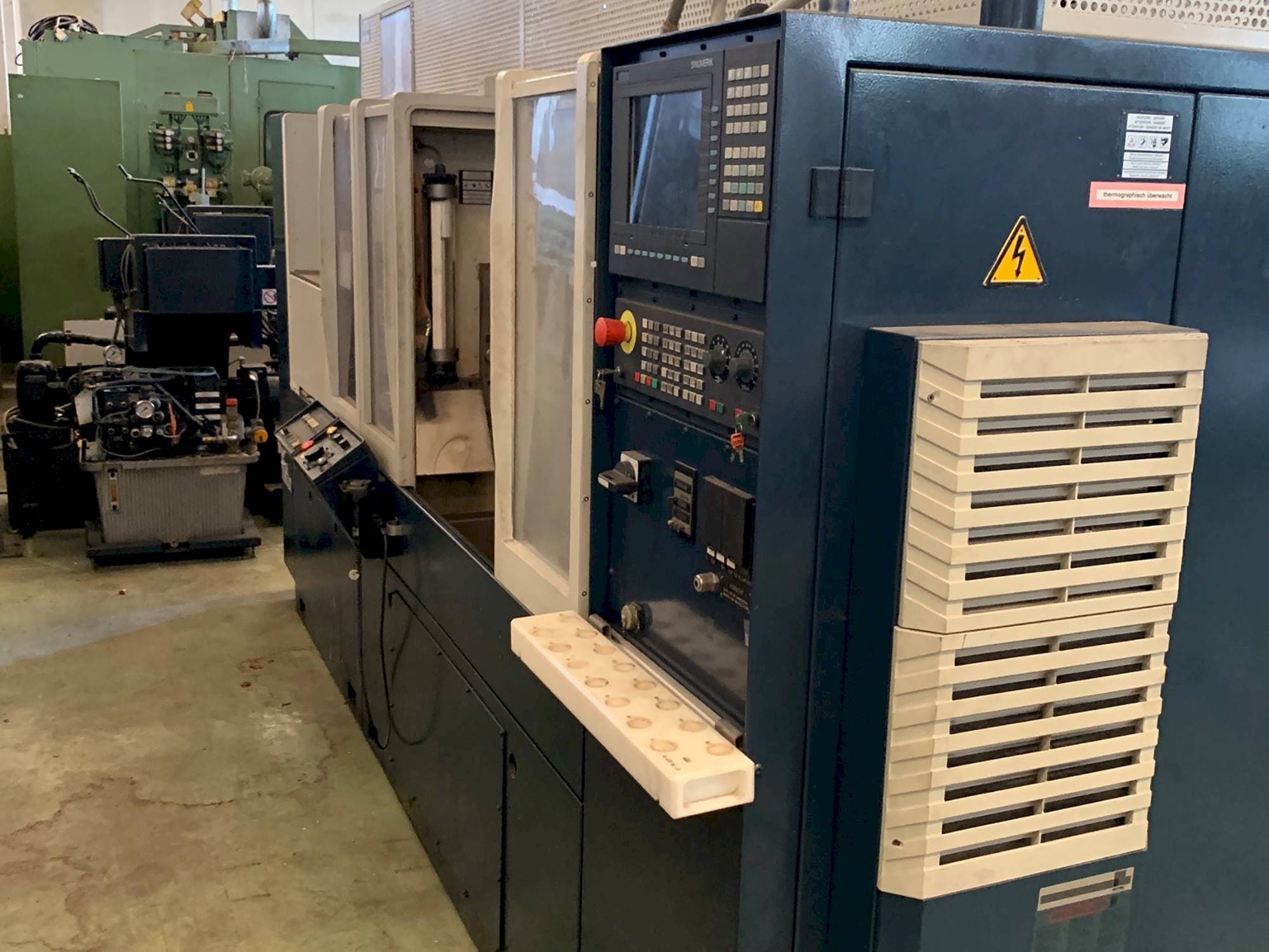 Vista frontale della macchina SPINNER PD 48