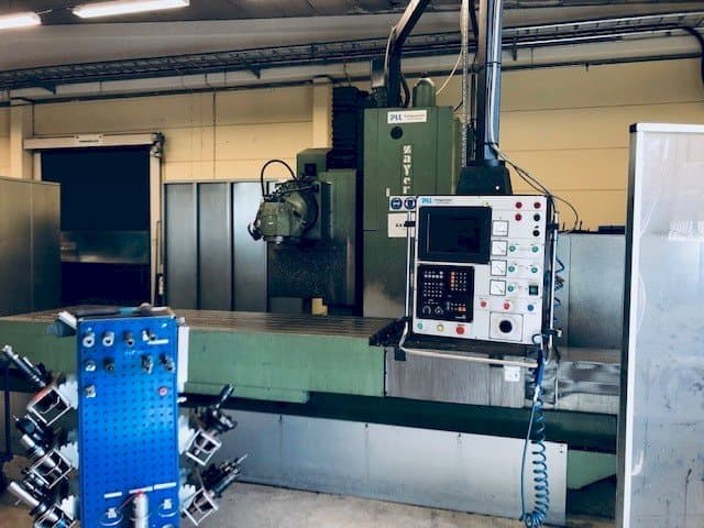 Vista frontale della macchina Zayer KF 3000