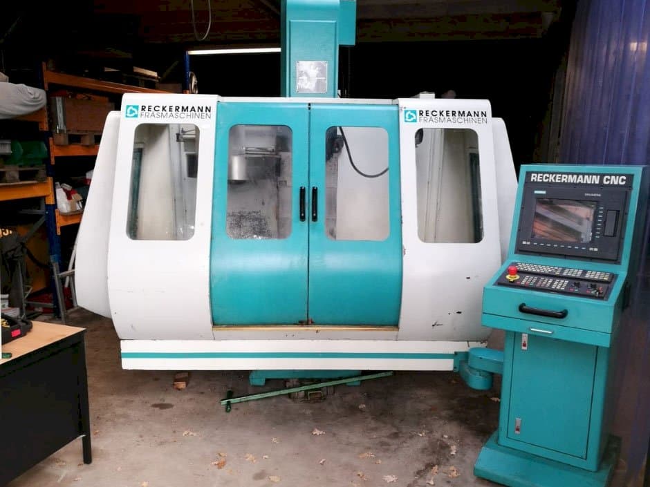 Vista frontale della macchina RECKERMANN VMC 850