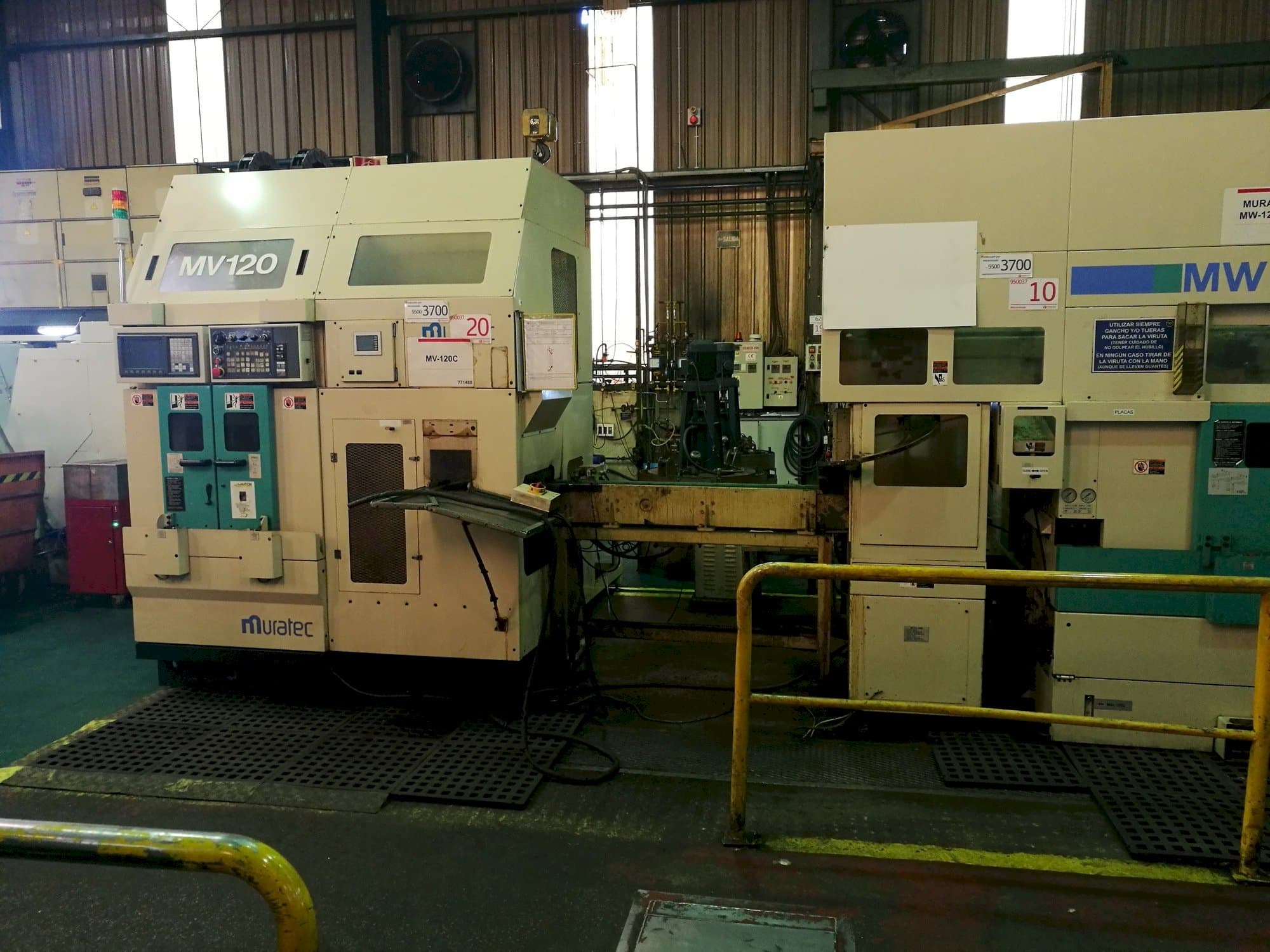 Vista frontale della macchina Muratec MV120