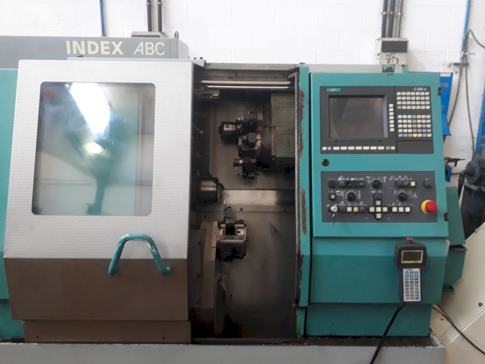 Vista frontale della macchina Index ABC