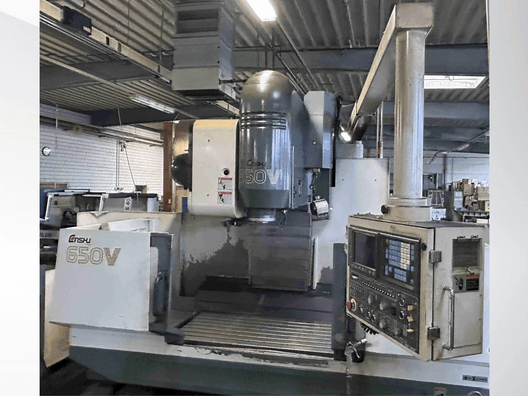 Vista frontale della macchina Enshu 650 V