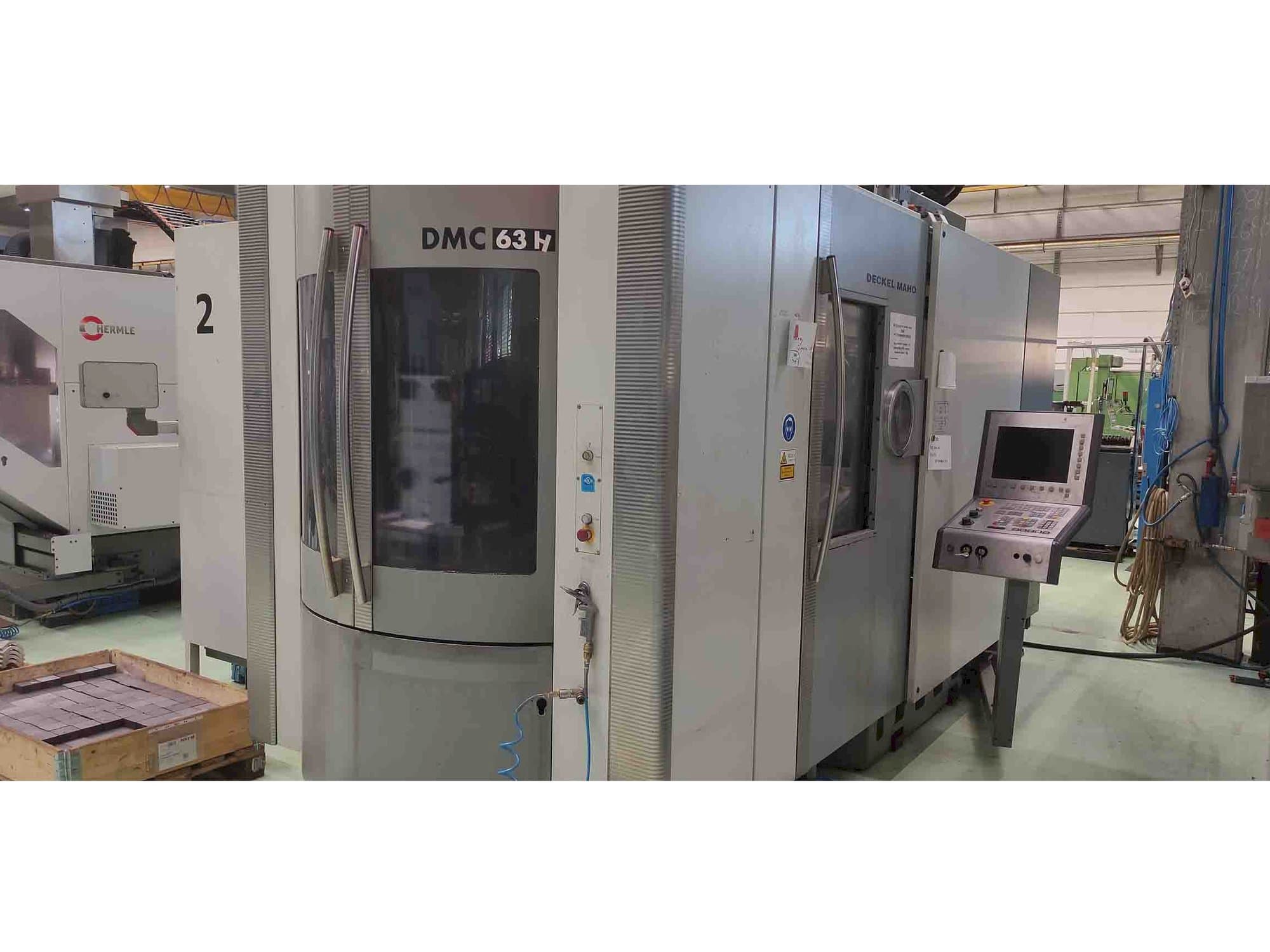 Vista frontale della macchina DMG DMC63H