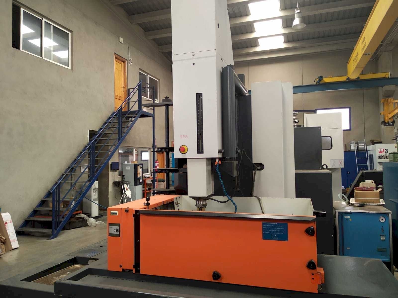 Vista frontale della macchina CHARMILLES Roboform 4000