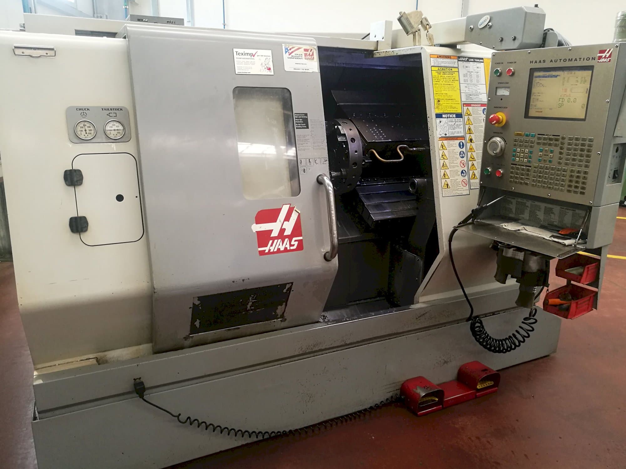 Vista lato sinistro della macchina HAAS SL-20THE