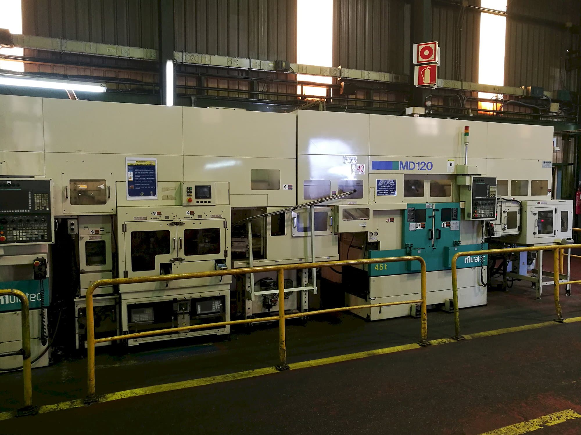 Vista frontale della macchina MURATA Muratec MD 120