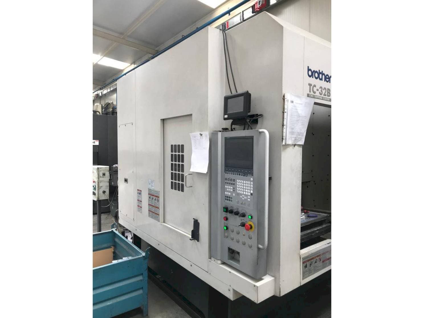 Vista frontale della macchina Brother TC-32BN QT