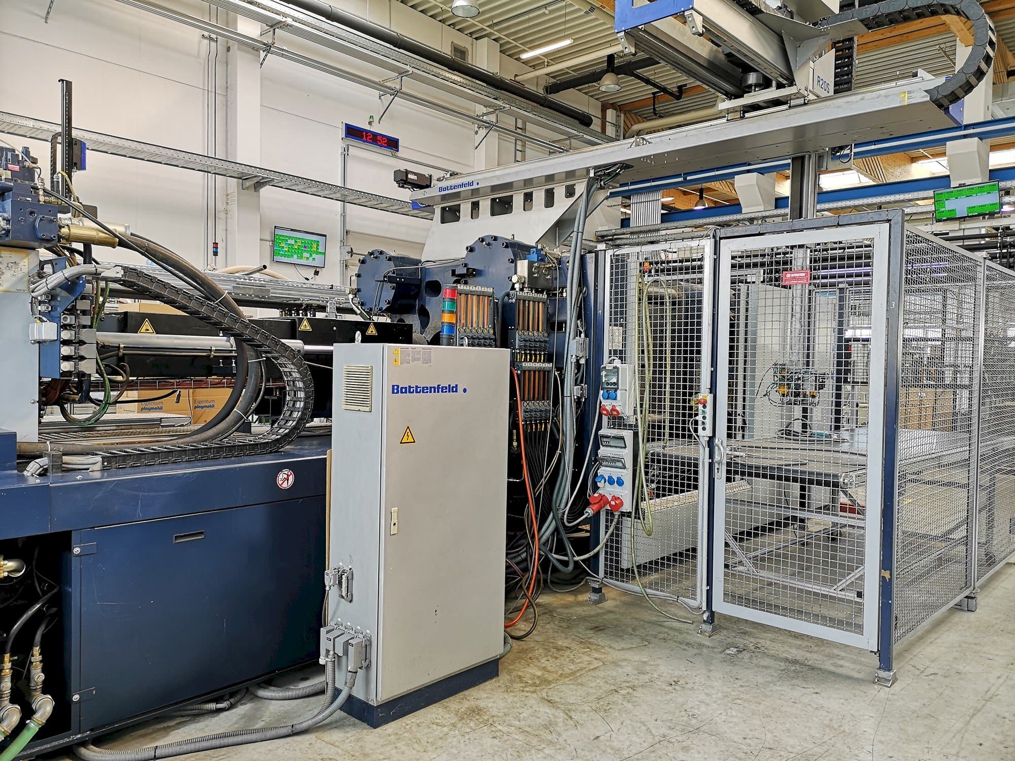 Vista frontale della macchina Battenfeld HM 8000 2P - 7700