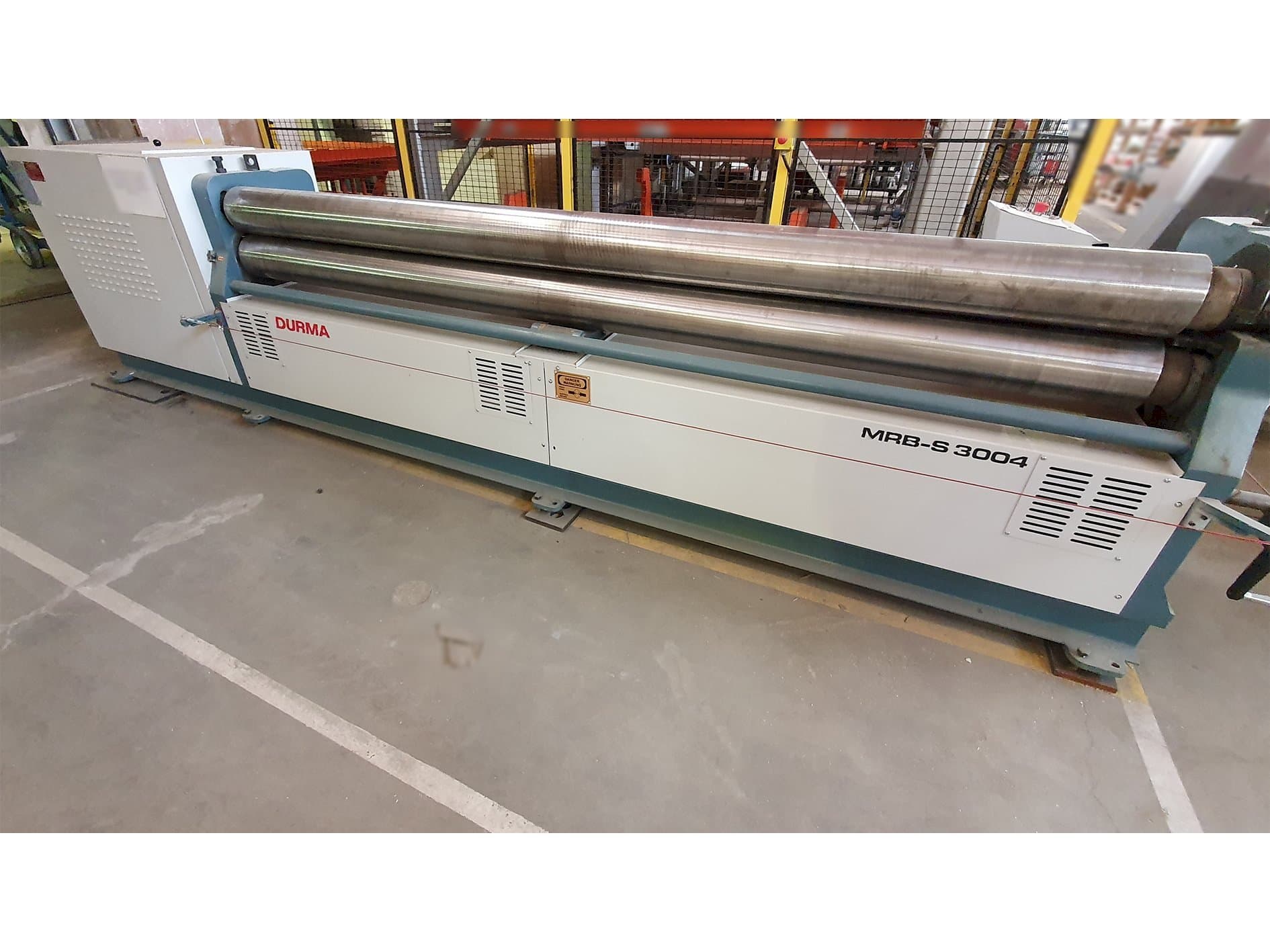 Vista frontale della macchina Durma MRB S 3004