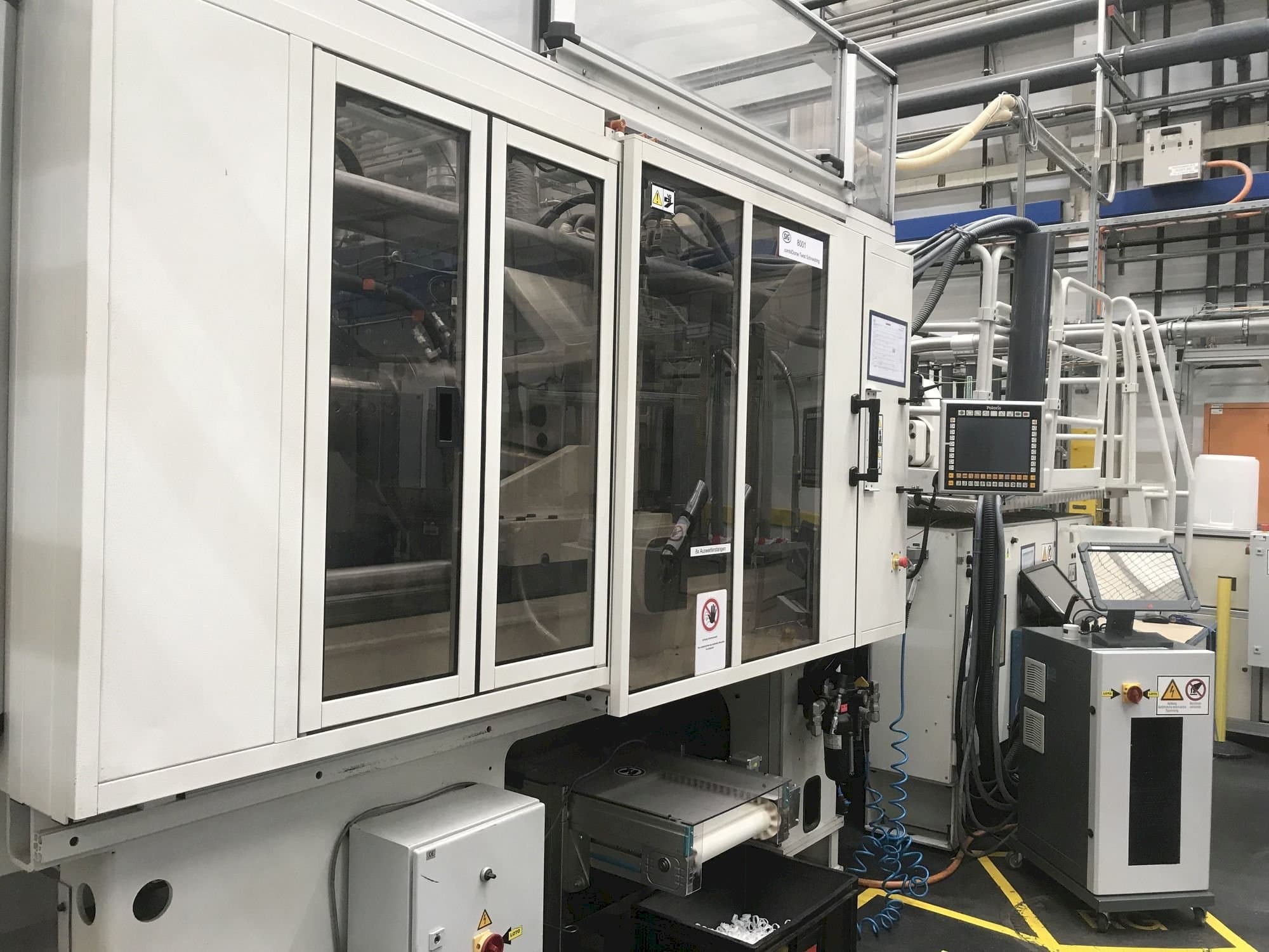 Vista frontale della macchina Husky H300 RS 45/38