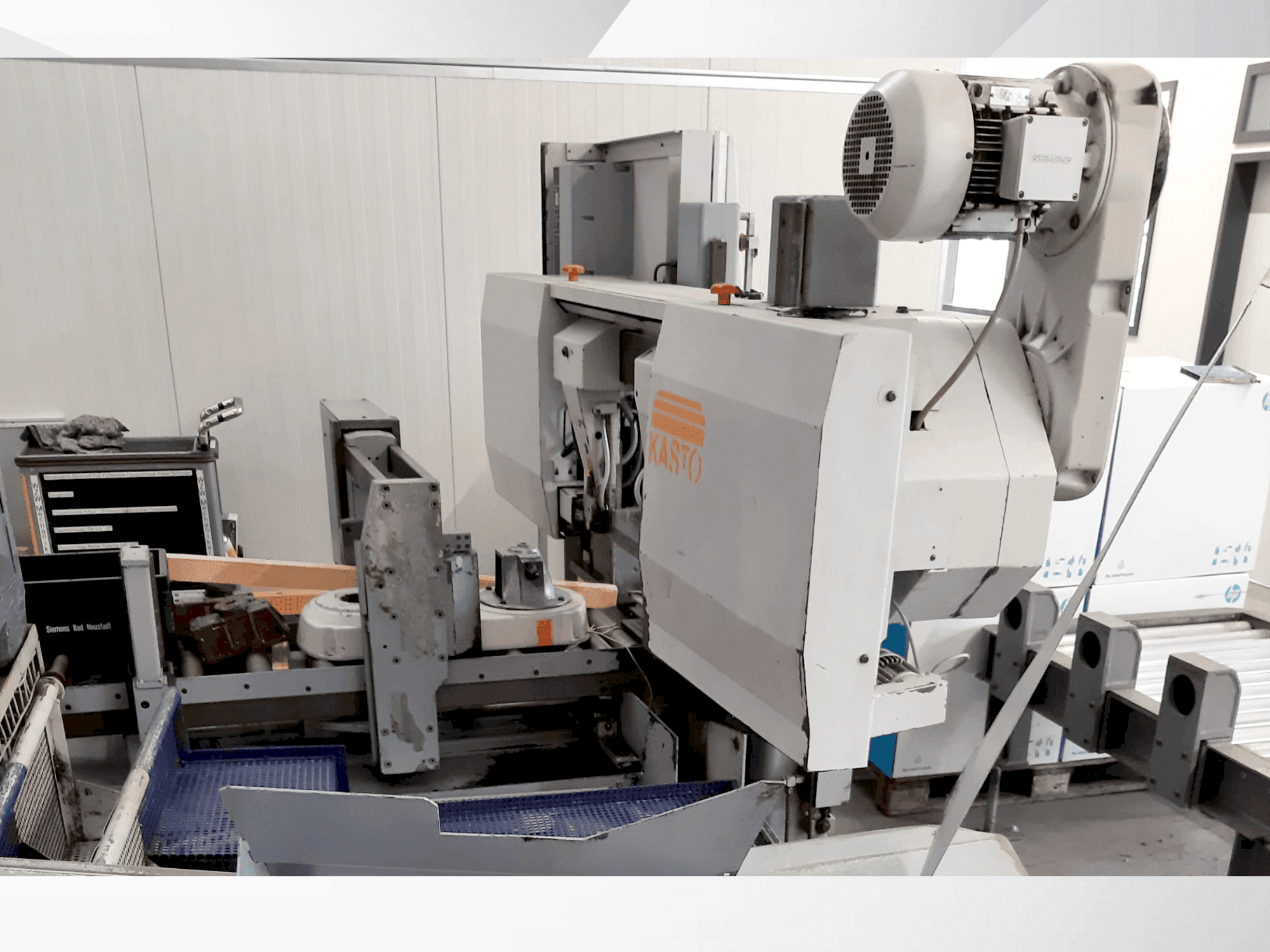 Vista frontale della macchina KASTO HBA 360 AU with Knoll 150 K-1