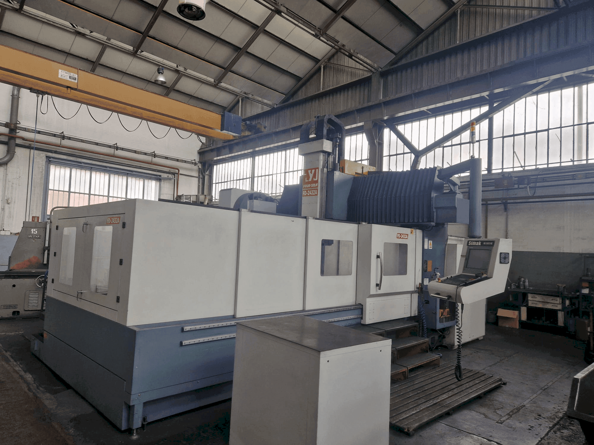 Vista frontale della macchina VESTA FD2432A HE