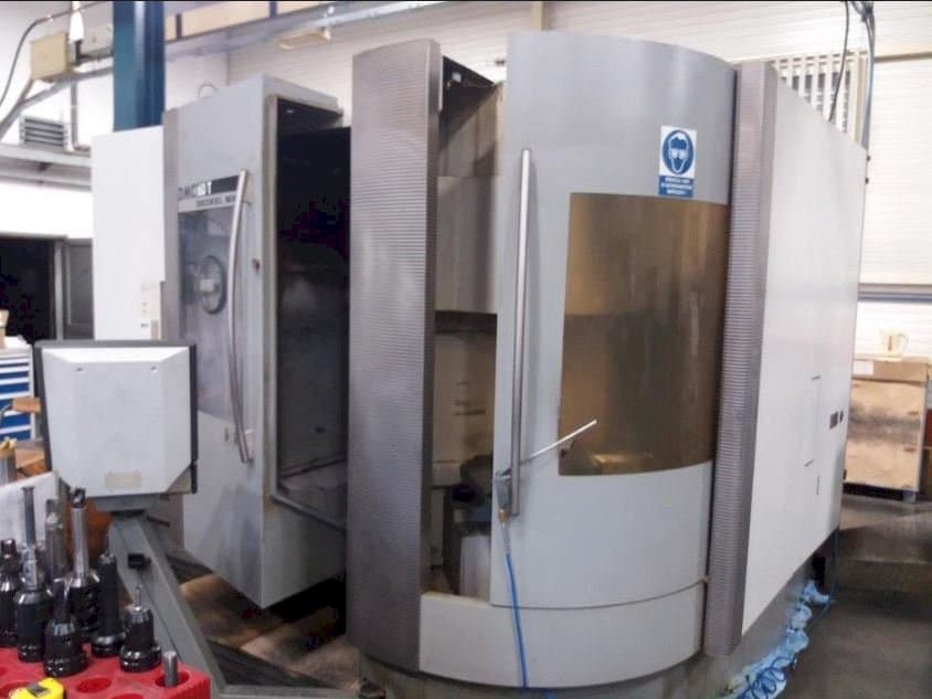 Vista frontale della macchina DECKEL MAHO DMC 60T