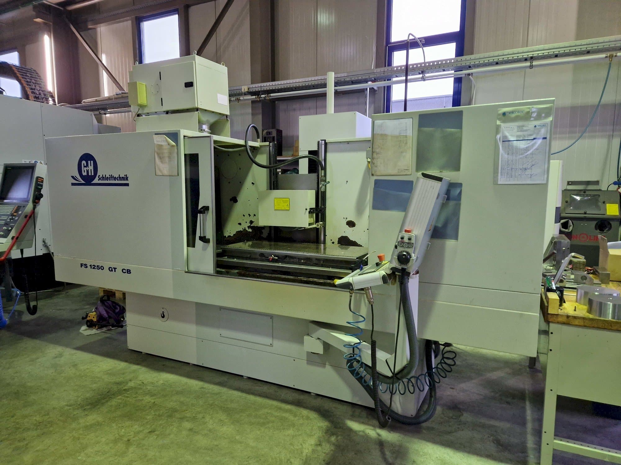 Vista frontale della macchina GEIBEL & HOTZ FS 1250 GT CB