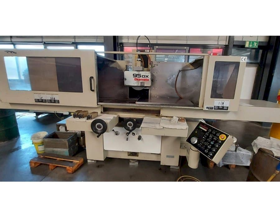 Vista frontale della macchina OKAMOTO 95DX