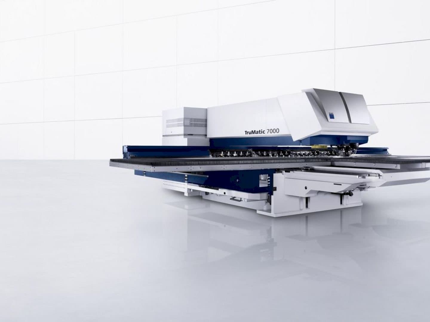 Vista frontale della macchina Trumpf TC 7000