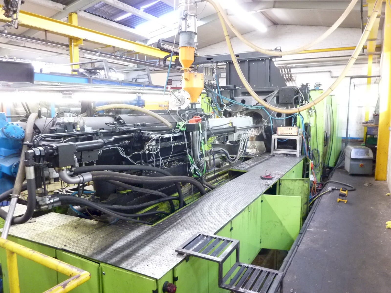 Vista laterale sinistra della macchina ENGEL ES 10000/1300 DK