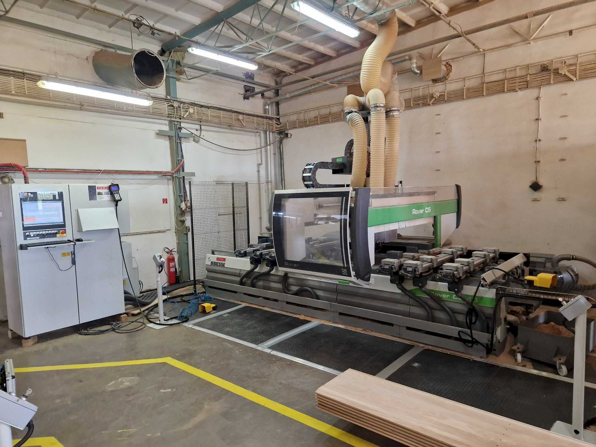 Vista frontale della macchina BIESSE ROVER C6.40