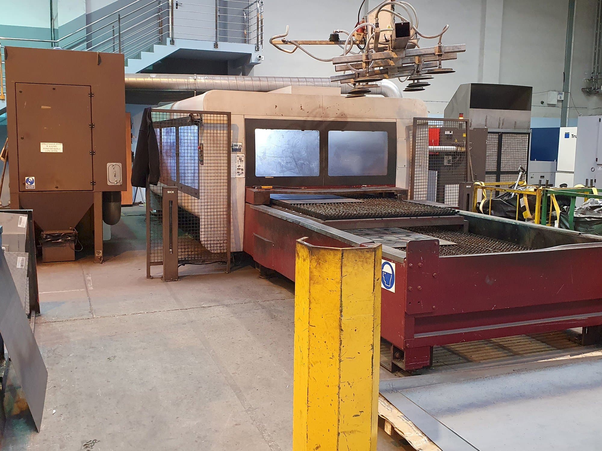 Vista laterale sinistra della macchina Bystronic BySprint Pro 3015