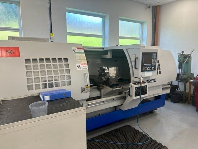 Vista frontale della macchina MASCUT AC-2580