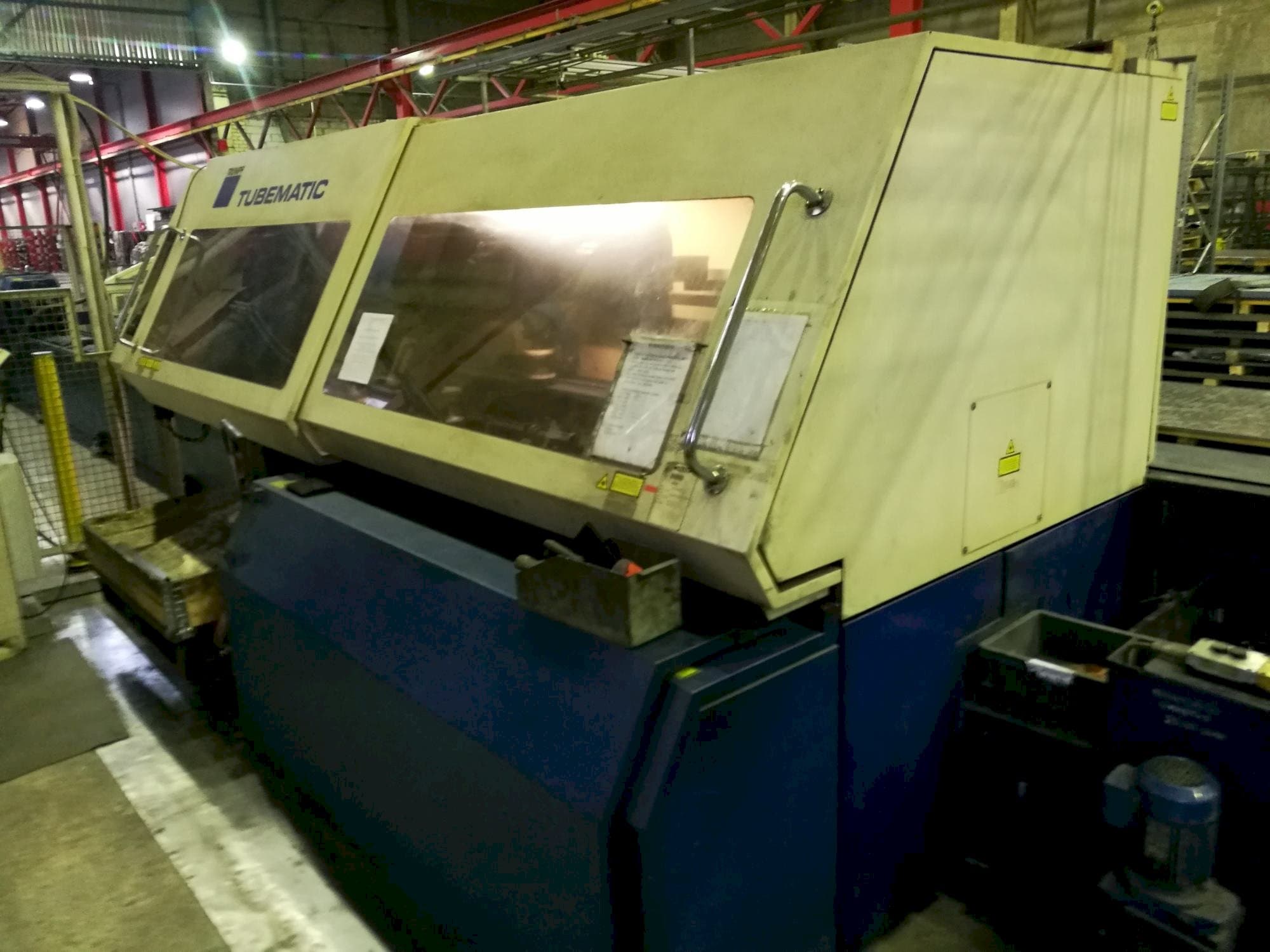 Vista laterale destra della macchina Trumpf Tubematic