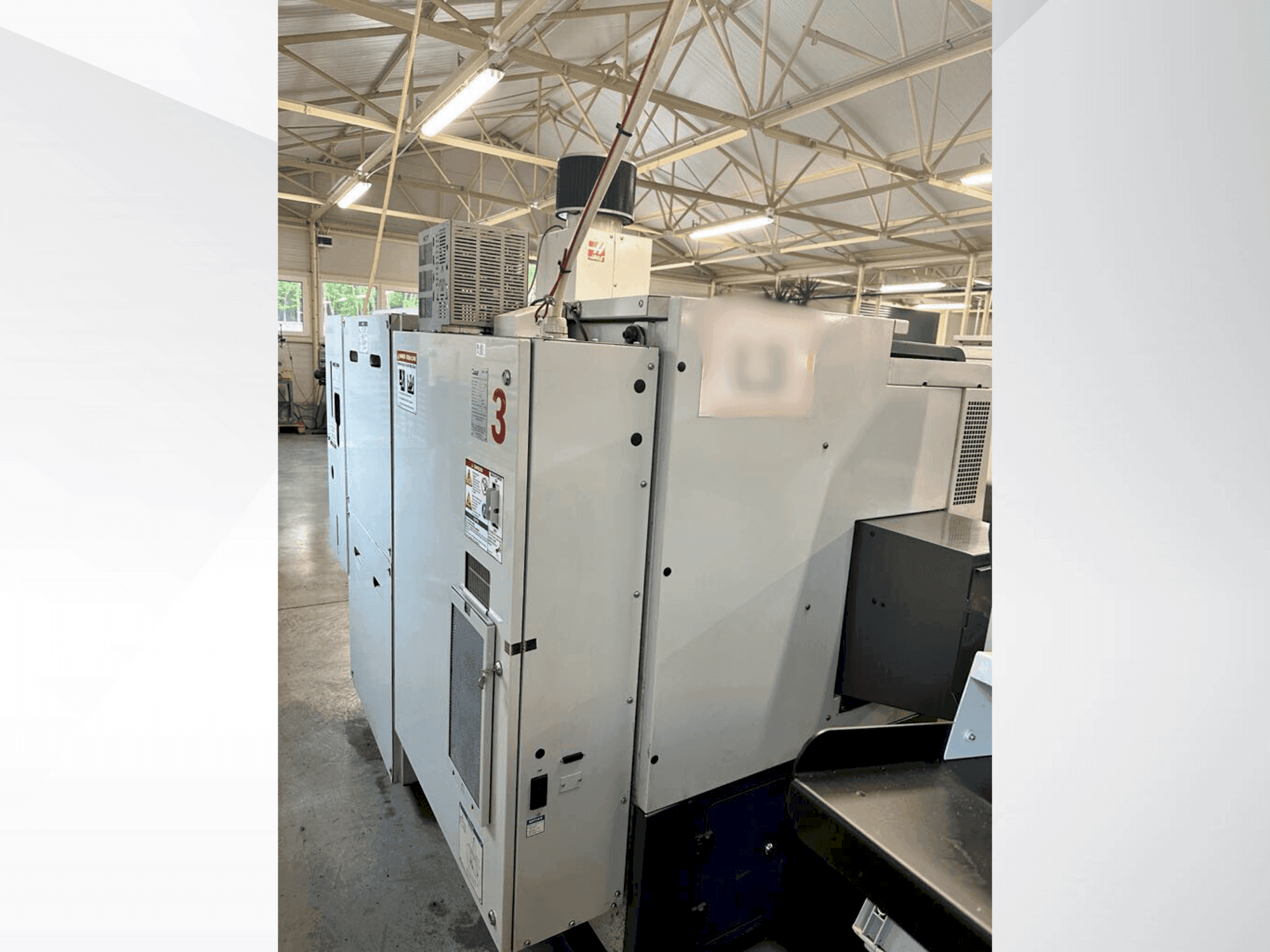 Vista frontale della macchina HAAS ST-10