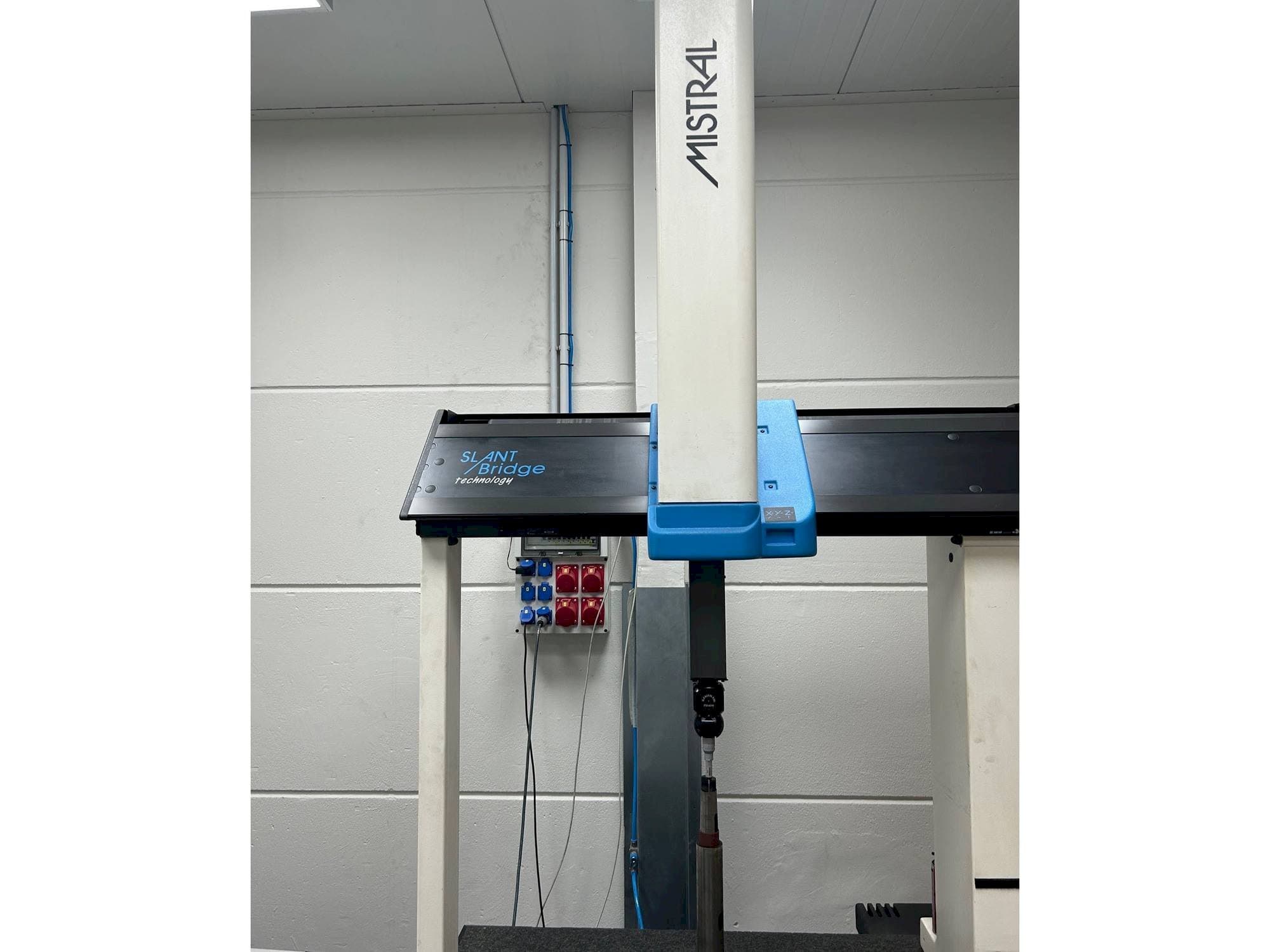 Vista frontale della macchina DEA Mistrall