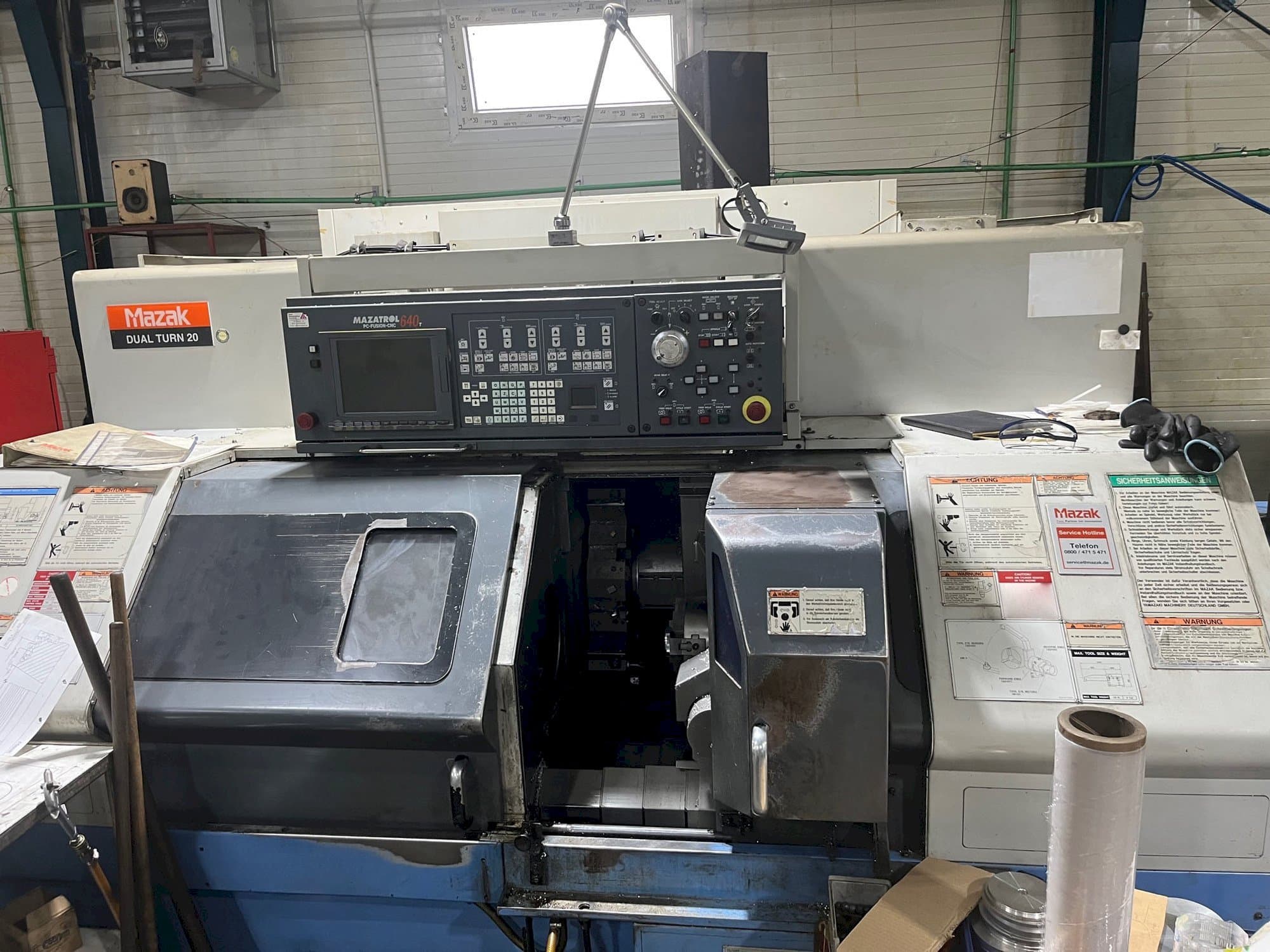 Vista frontale della macchina Mazak Dual Turn 20